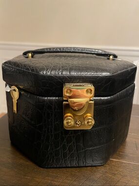 Wolf Designs Octagon Jewelry Box Black Faux Croc Locking Case With Mirror